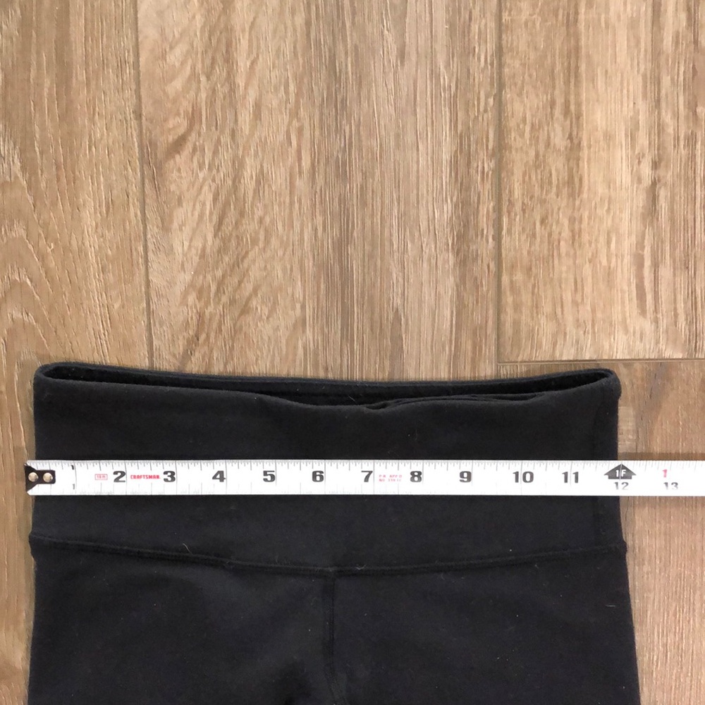 Like new - LULULEMON Black Wunder Under Leggings - Picture 6 of 9